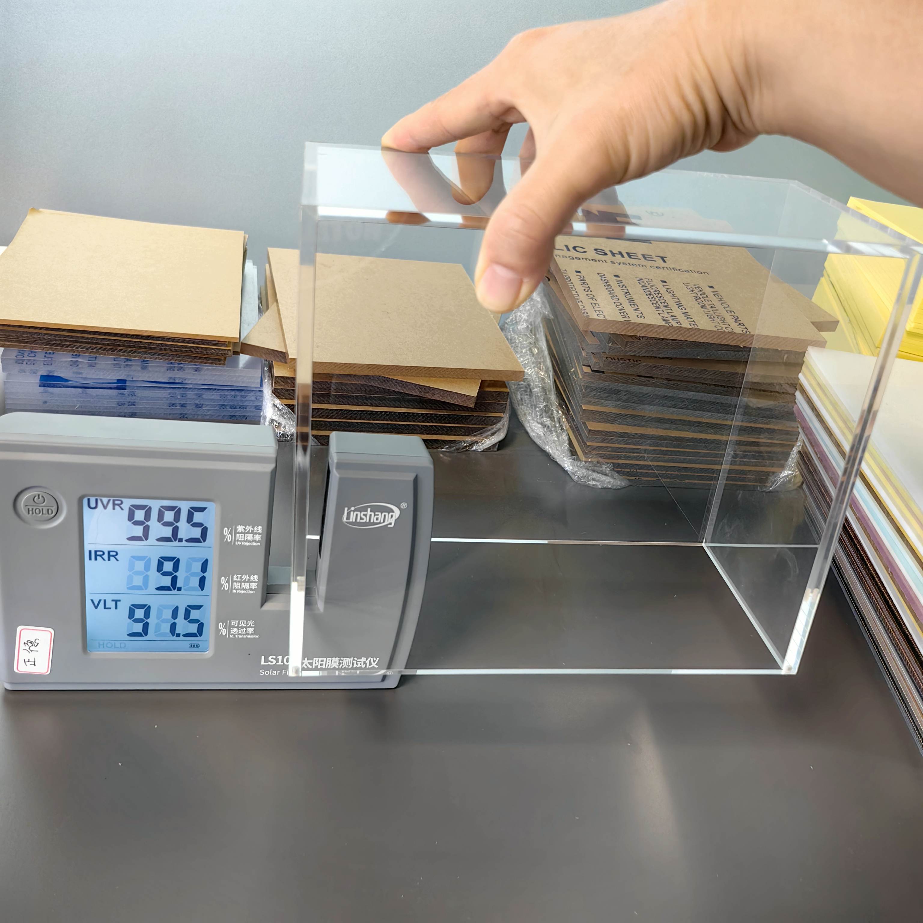 99% UV protection Magnetic Mod - Display Case Acrylic ulasan dan harga